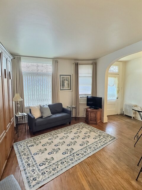 Image 4 for Hollywood Apartment