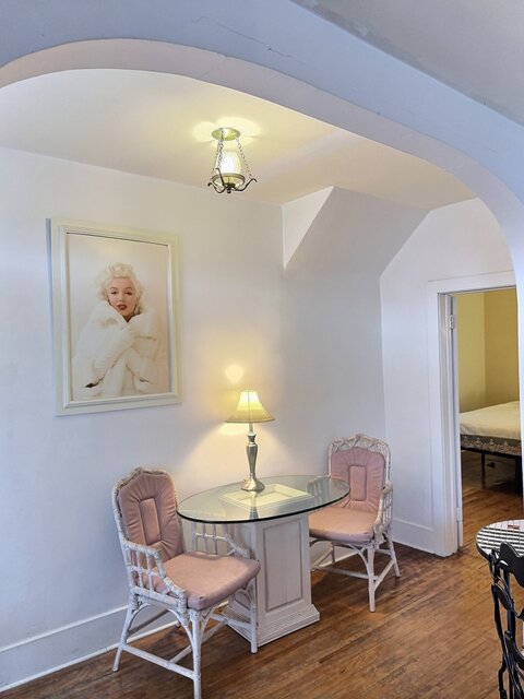 Image 2 for Hollywood Apartment