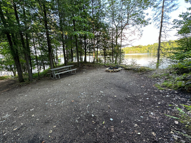 Image 4 for 98) Premium Waterfront Tent Site