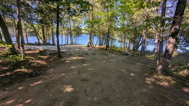 Image 2 for 99) Premium Waterfront Tent Site