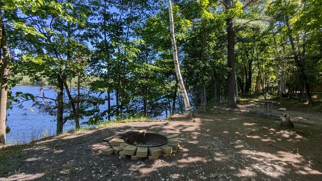 Image 2 for 97) Premium Waterfront Tent Site