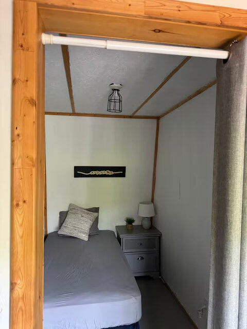 Image 6 for 004) Lakefront Blue Peninsula | Kayaking | Views