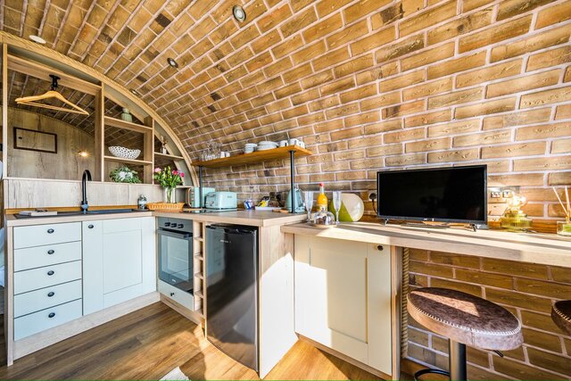 Image 4 for The Warren