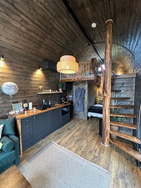 Image 6 for The Form