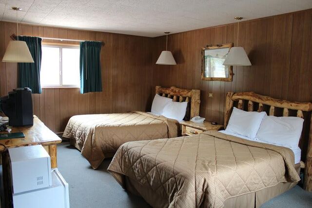 Image 1 for Log Room - 1 King Bed