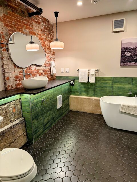 Image 4 for Waterworks Suite