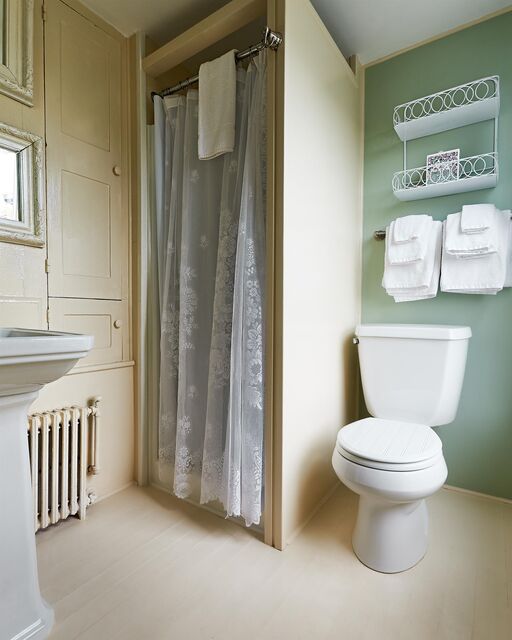 Image 1 for King Room