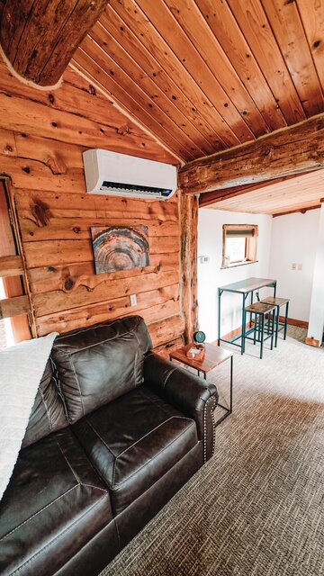 Image 2 for 10 Tree House