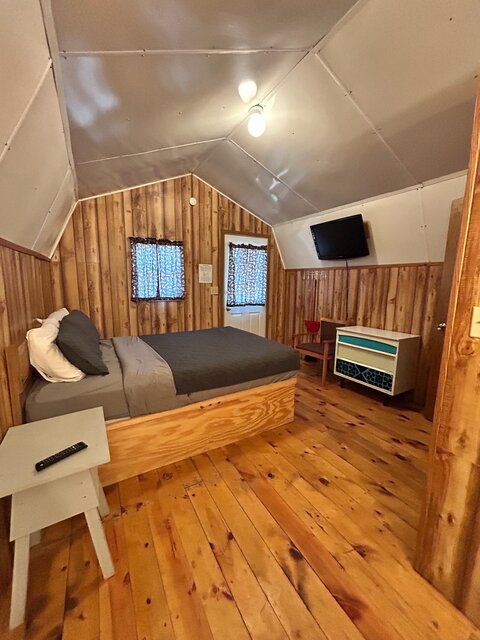 Image 12 for Premium Cabin with Bathroom