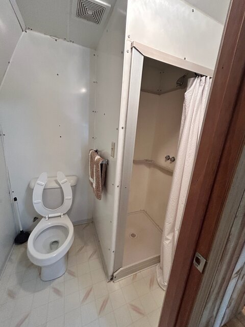 Image 4 for Cabin with Bathroom 1 queen bed
