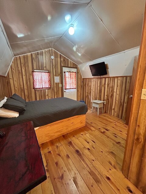 Image 11 for Cabin with Bathroom 1 queen bed