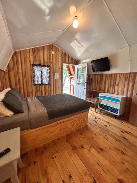 Image 7 for Cabin with Bathroom 1 queen bed