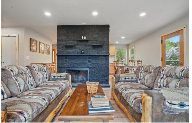 Image 6 for 2Br 1 Bath Cabin Top Floor