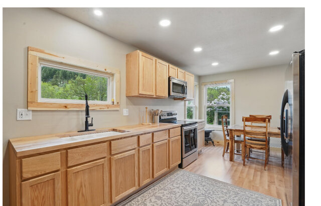 Image 3 for 2Br 1 Bath Cabin Top Floor