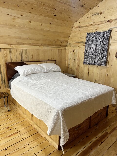 Image 24 for Cabin with Bathroom 1 queen bed