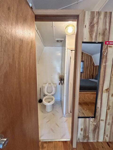 Image 11 for Cabin with Bathroom 1 queen bed
