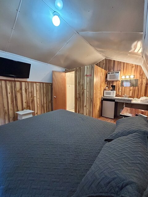 Image 9 for Premium Cabin with Bathroom