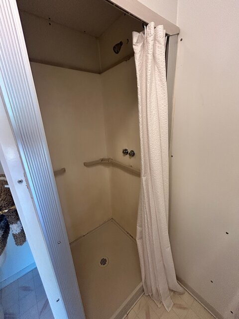 Image 18 for Cabin with Bathroom 1 queen bed