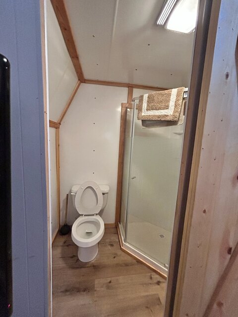 Image 10 for Cabin with Bathroom 2 Twins