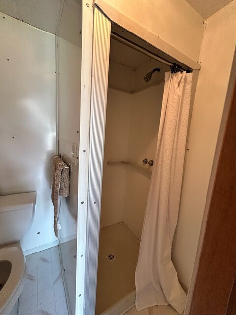 Image 10 for Cabin with Bathroom 2 Twins