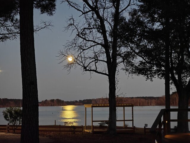 Image 5 for DC Waterfront Deluxe Cabin-NEED EXCEPTION for PETS