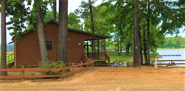 Image 1 for DC Waterfront Deluxe Cabin-NEED EXCEPTION for PETS