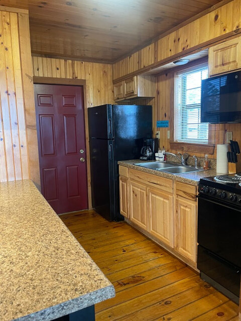 Image 9 for DC Waterfront Deluxe Cabin-NEED EXCEPTION for PETS