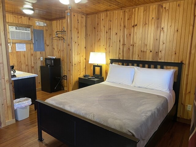 Image 2 for L1 Waterview Motel - 1 Queen -*NO PETS ALLOWED*