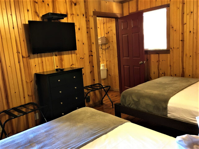 Image 3 for DC Waterfront Deluxe Cabin-NEED EXCEPTION for PETS