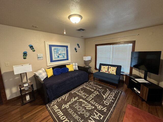 Image 2 for LH The Beachhouse at the Lake  -  NO PETS