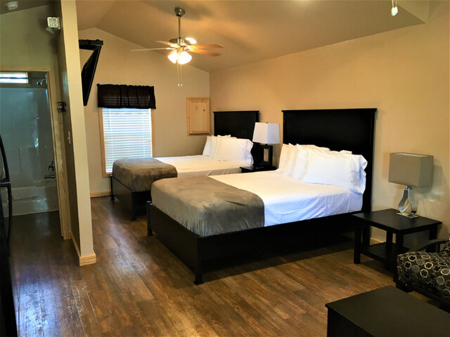 Image 2 for C10 Waterview Double Queen Cabin - Pet Friendly