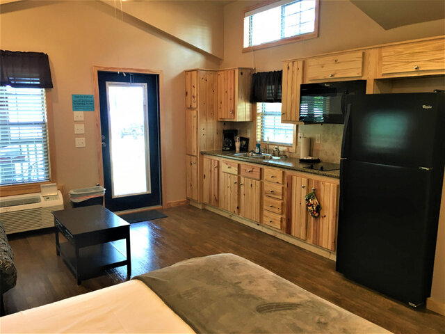 Image 2 for C9 Waterview Double Queen Cabin - Pet Friendly