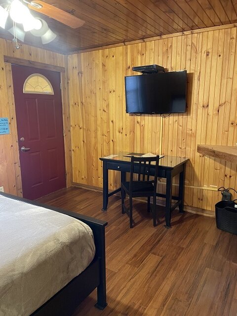 Image 3 for L1 Waterview Motel - 1 Queen -*NO PETS ALLOWED*