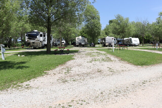 Image 1 for Water/Electric 20/30a (Pull Thru)