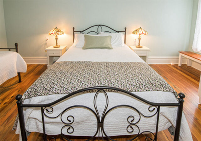 Image 1 for Laurel Room
