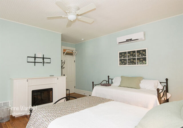 Image 4 for Laurel Room