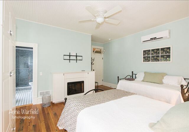 Image 3 for Laurel Room
