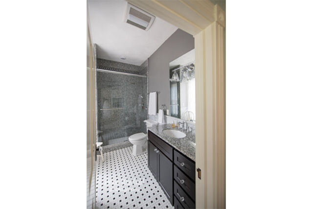 Image 5 for Laurel Room