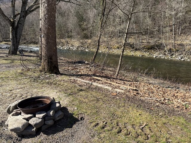 Image 4 for Riverfront 54