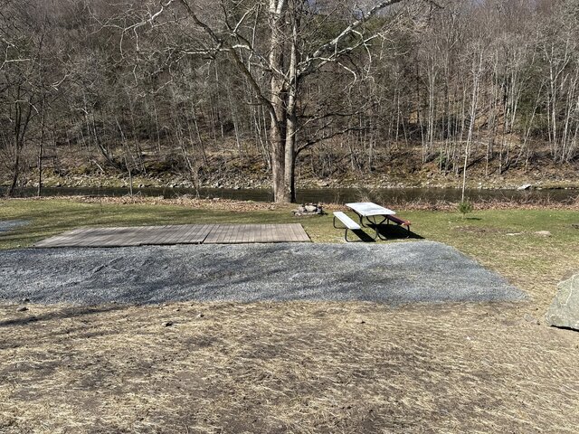 Image 4 for Riverfront 55