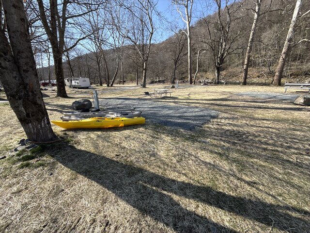 Image 2 for Riverfront 52