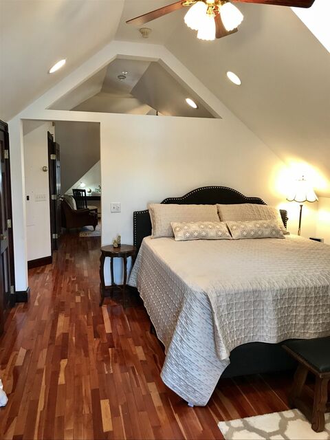 Image 2 for Weymouth King Suite