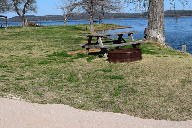 RV site 10 fire ring and table