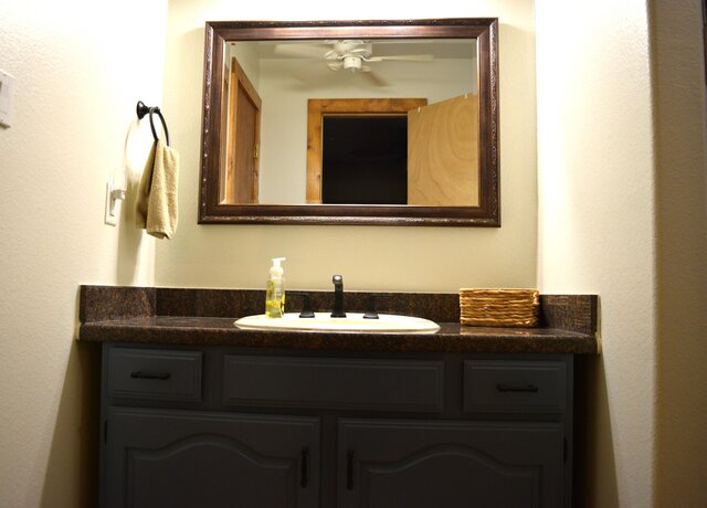 Bathroom vanity