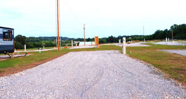 Image 1 for 15) Back In/ Full Hook Up