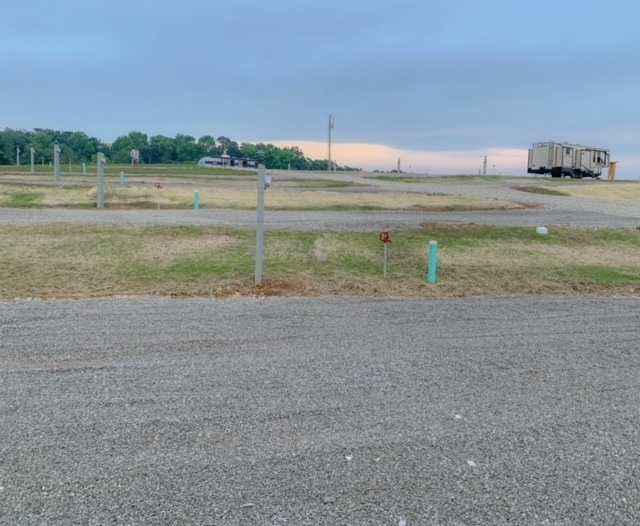 Image 2 for 07) Pull Through/ Full Hook Up