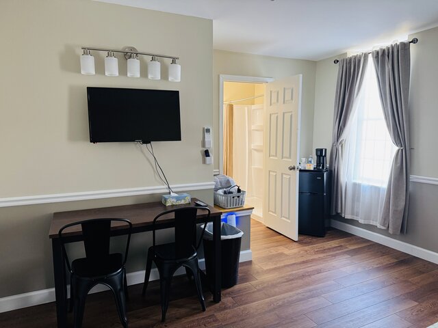 Image 2 for Room 4