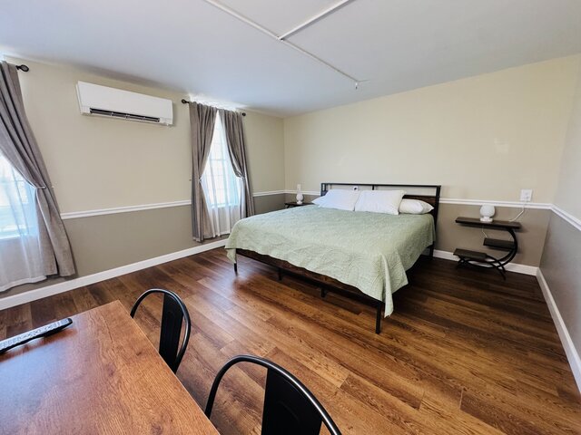 Image 1 for Room 4