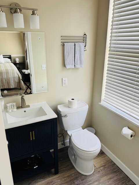 Image 3 for Room 8