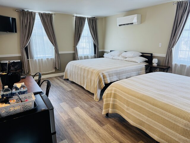 Image 1 for Room 8